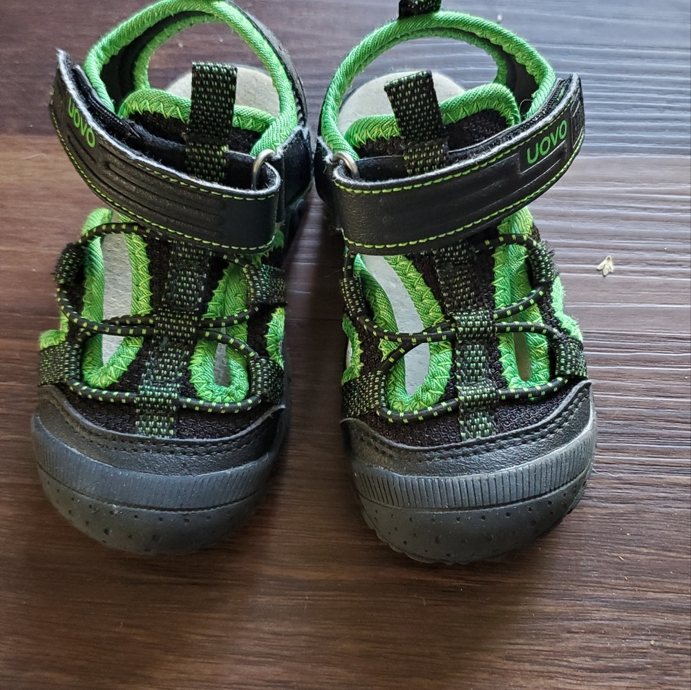 Uovo green toddler sandals, size 22EU/6US